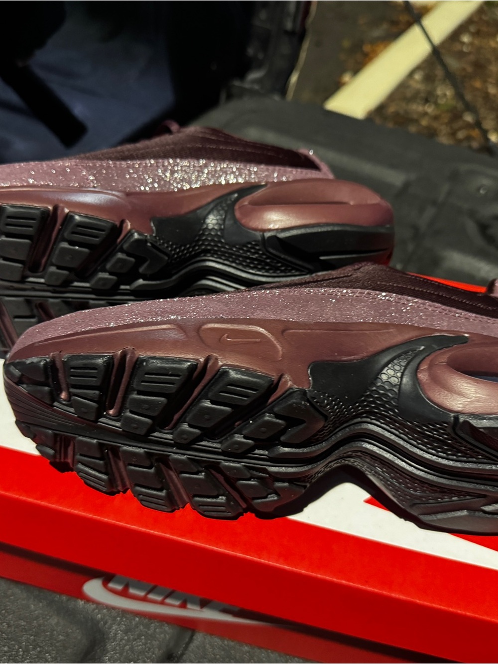 Nike Air Max Portal SE, NWT, 8.5, Burgundy - Picture 4 of 10
